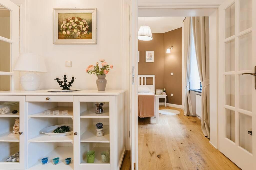 Old Town Apartment Delux Краков Экстерьер фото
